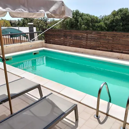 فيلة 65 Seafront With Private Pool *